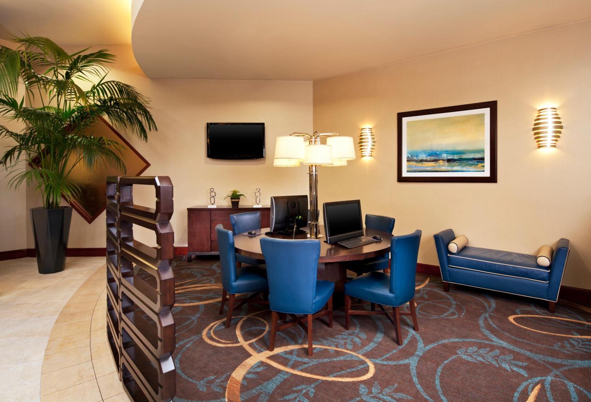 Sheraton Hotel 3*